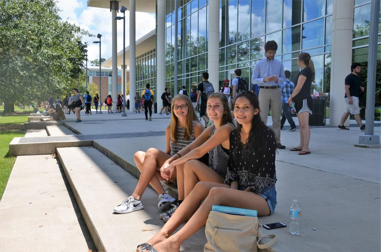 10 Ways To Stay Safe On A College Campus | College campus, College, Campus 10 Ways To Stay Safe On A College Campus | College campus, College, Campus